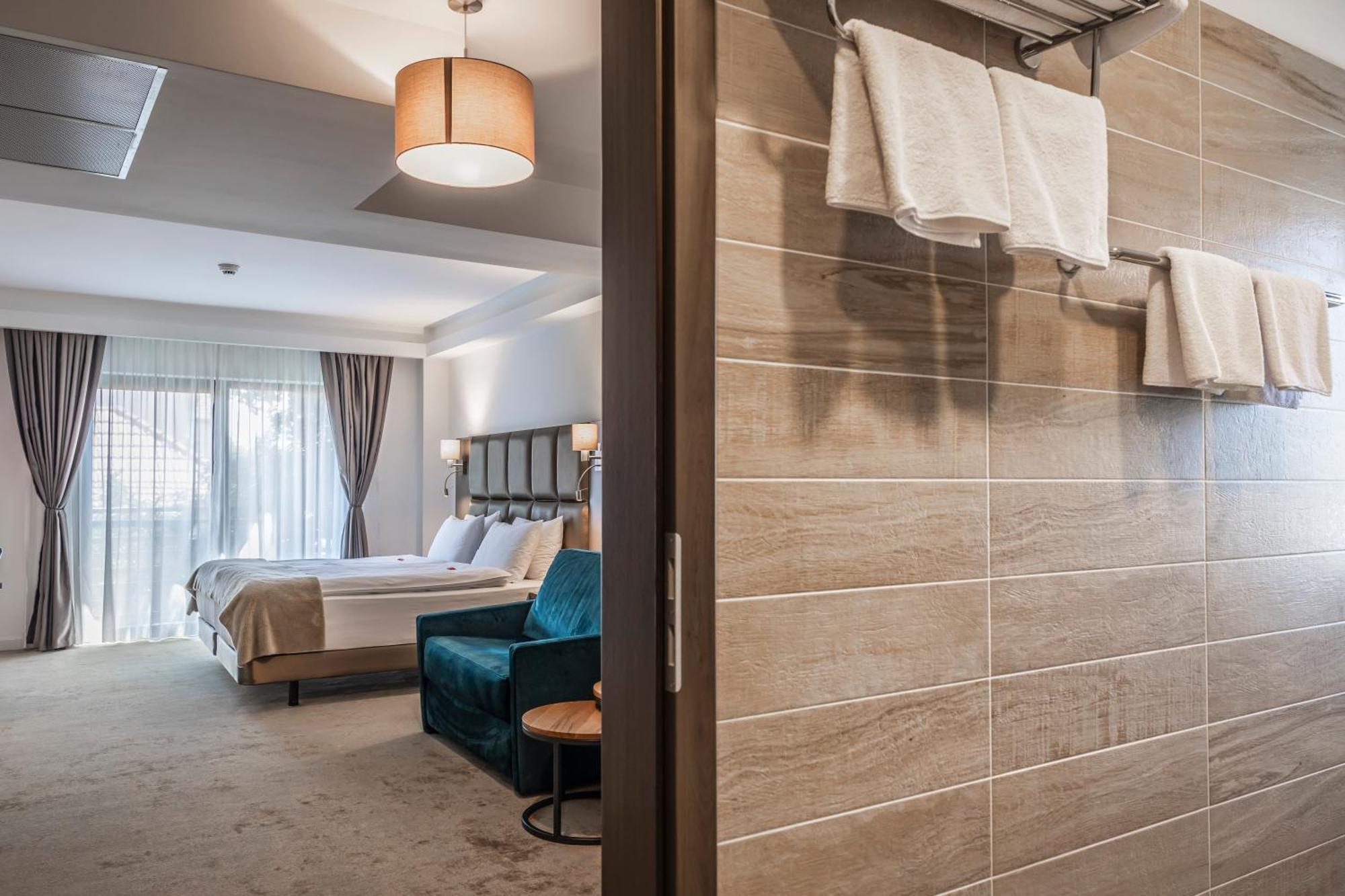 Charm Boutique Hotel Satu Mare Bagian luar foto