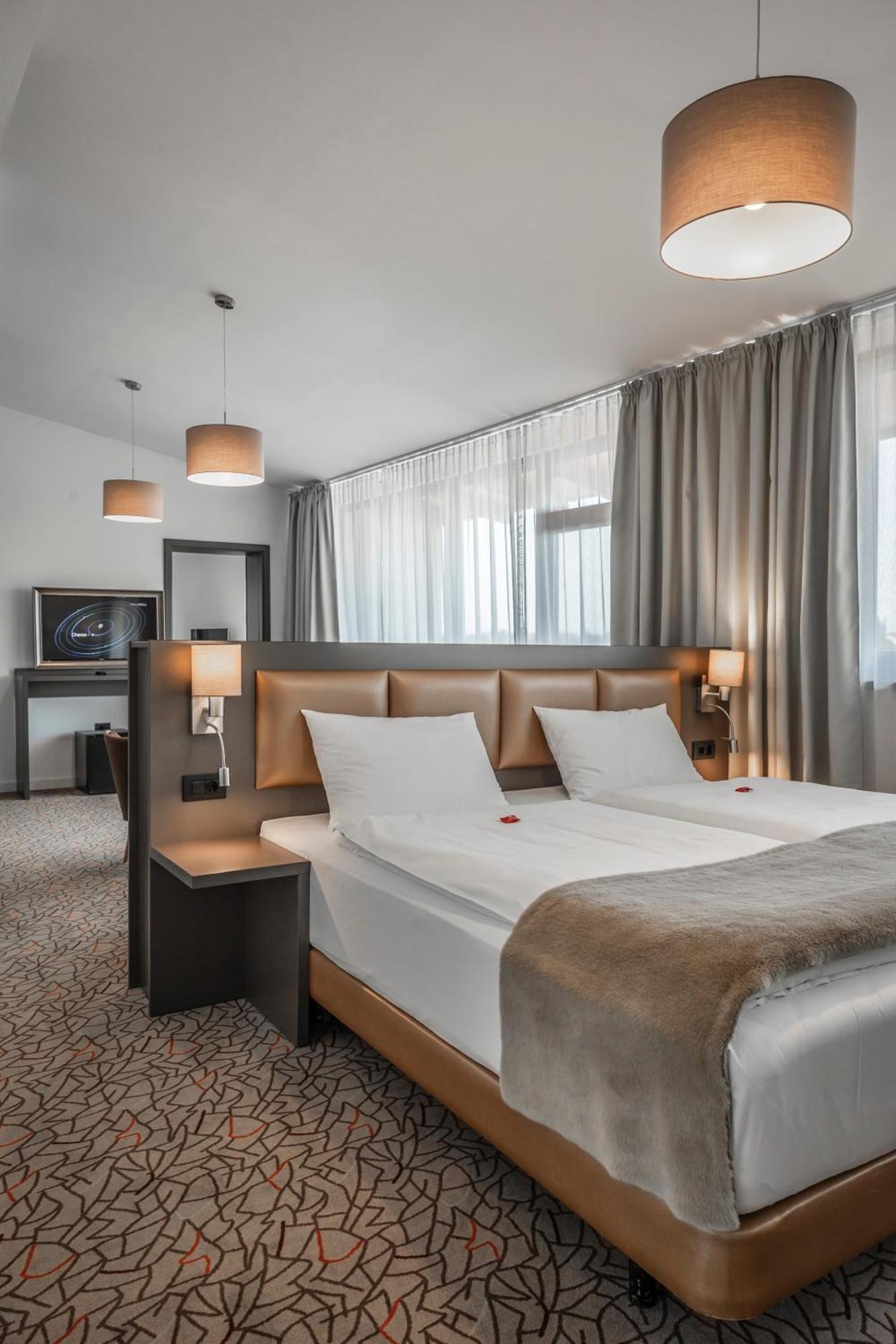 Charm Boutique Hotel Satu Mare Bagian luar foto